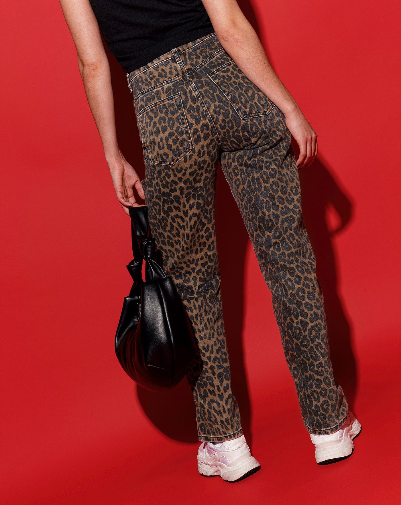 LEOPARD ALLOVER JEANS ZWART